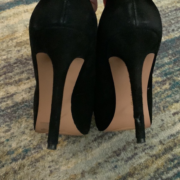 Black suede Nine West platform heels 7 1/2 - Picture 2 of 5